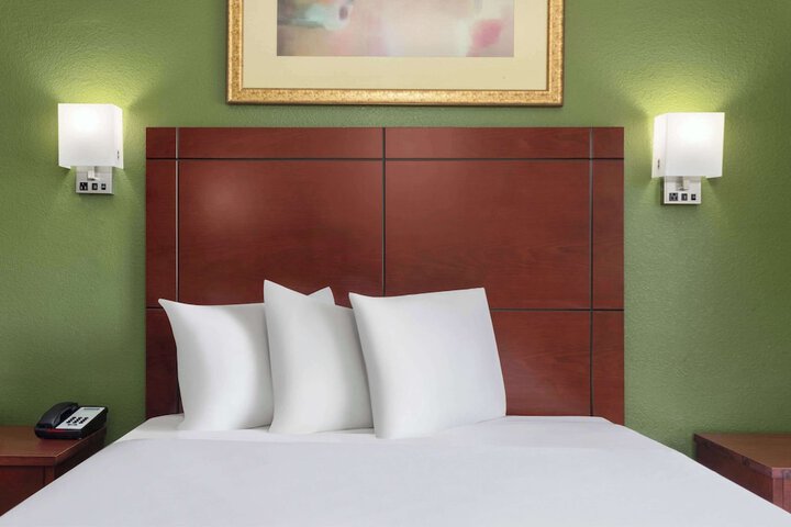Room 28 of 29