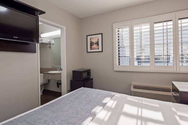 Room 17 of 25