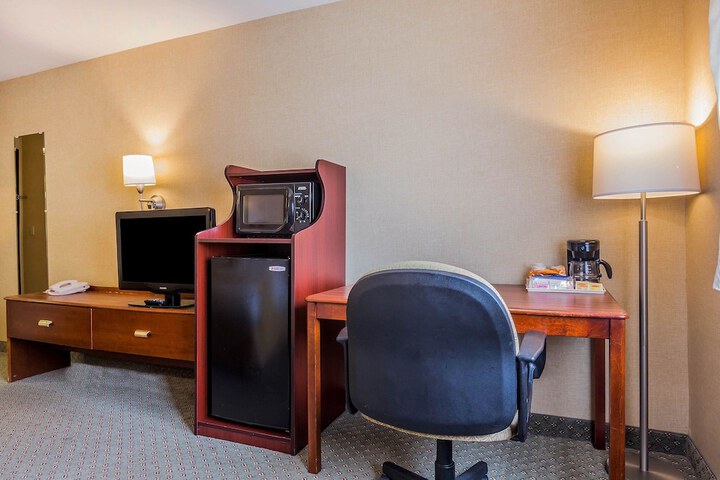 Room 8 of 37