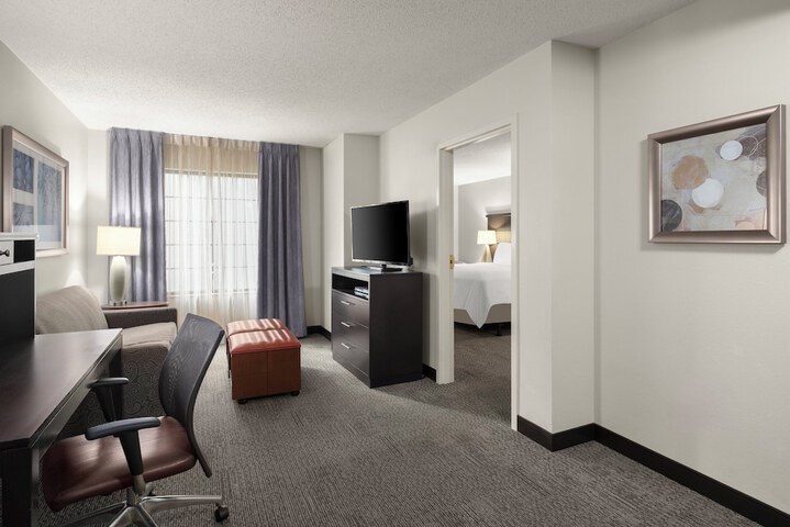 Staybridge Suites Indianapolis-Airport by IHG
