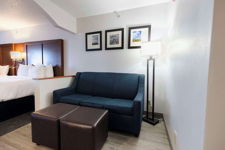 Room 32 of 107