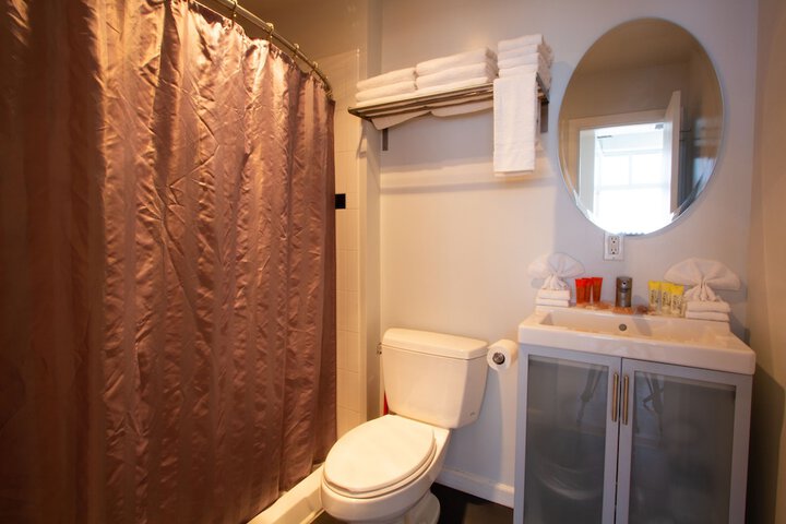 Room 33 of 71