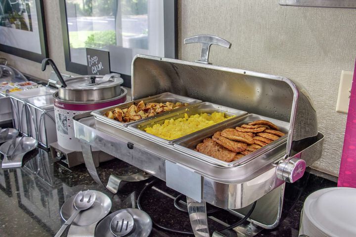 Breakfast/Coffee Service 24 of 34
