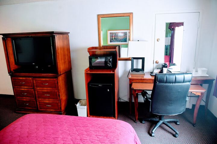 Room 33 of 71