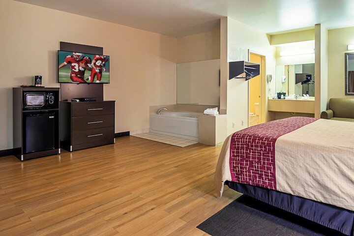Room 17 of 31