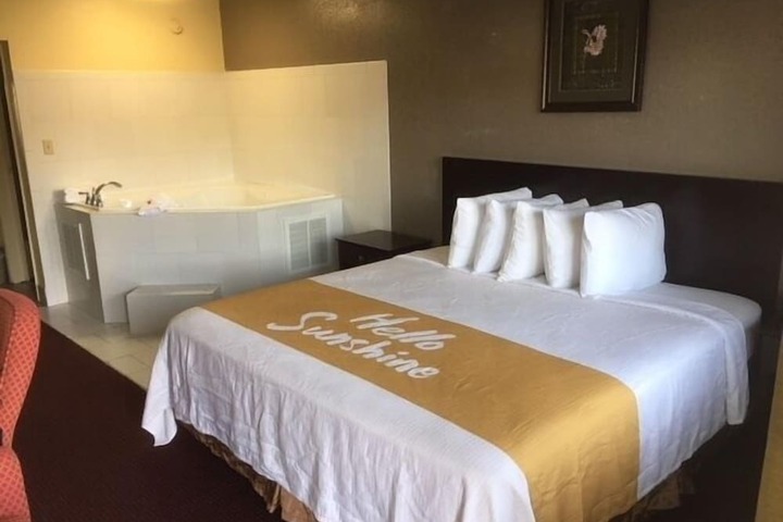 Room 11 of 22