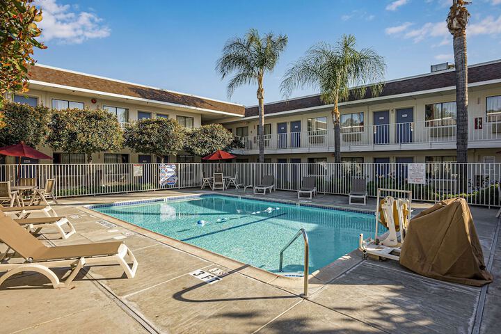 Pool 4 of 42