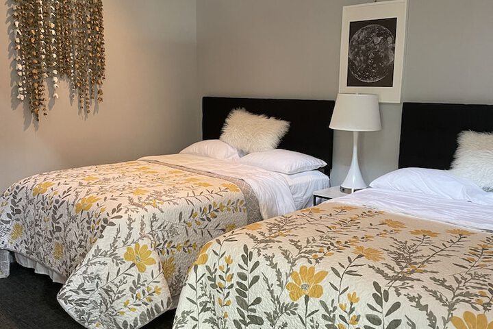 Room 33 of 47