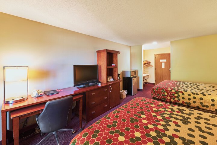 Room 45 of 77