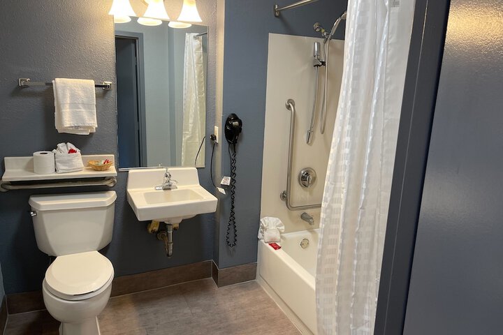 Room 14 of 32