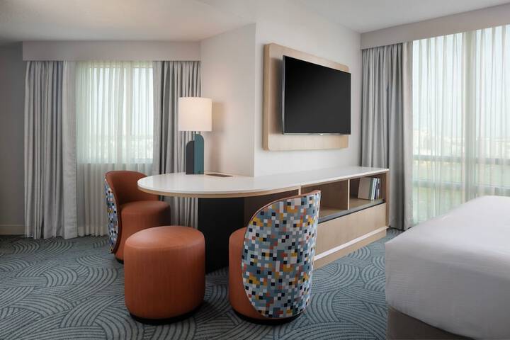Room 34 of 82