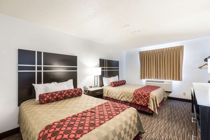 Americas Best Value Inn Charlotte MI