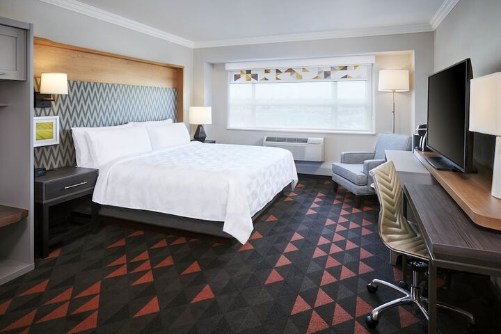 Holiday Inn Hotel & Suites Oakville at Bronte by IHG