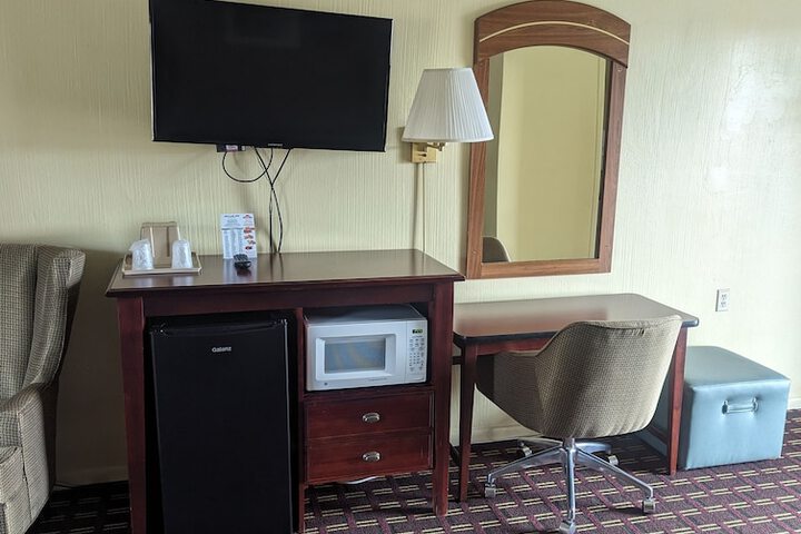 Dollar Inn