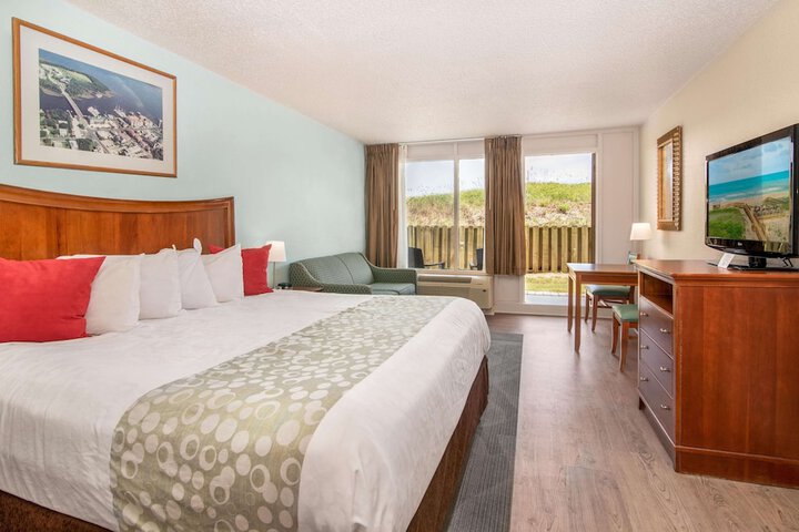 Ramada Plaza by Wyndham Nags Head Oceanfront