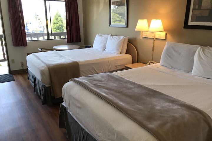 Room 12 of 25