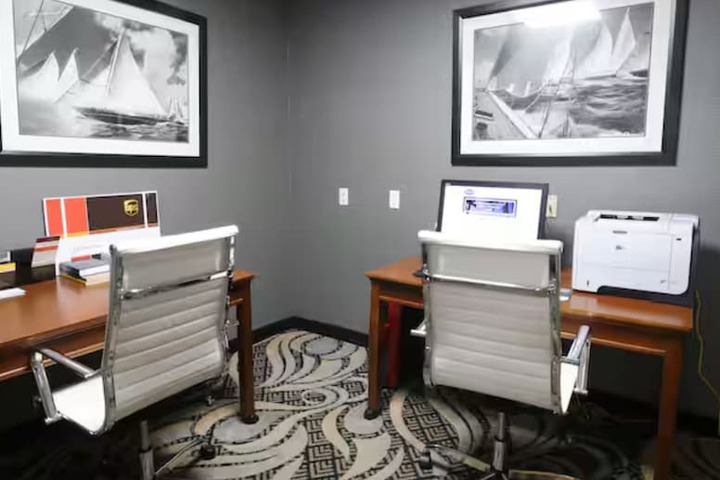 Business Center 44 of 44