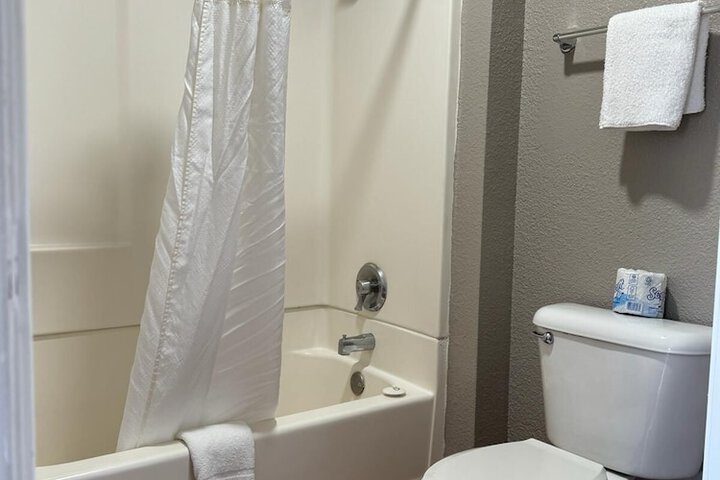 Room 40 of 43