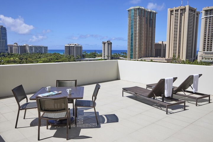 DoubleTree by Hilton Hotel Alana - Waikiki Beach
