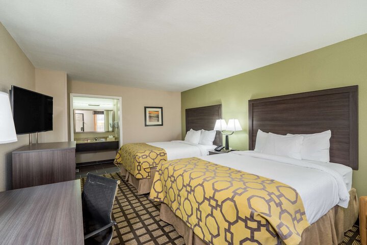 Baymont by Wyndham Clarksville