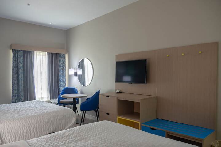 Days Inn & Suites by Wyndham Savannah North I-95