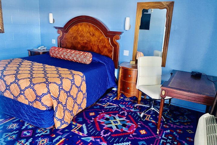 Room 19 of 34