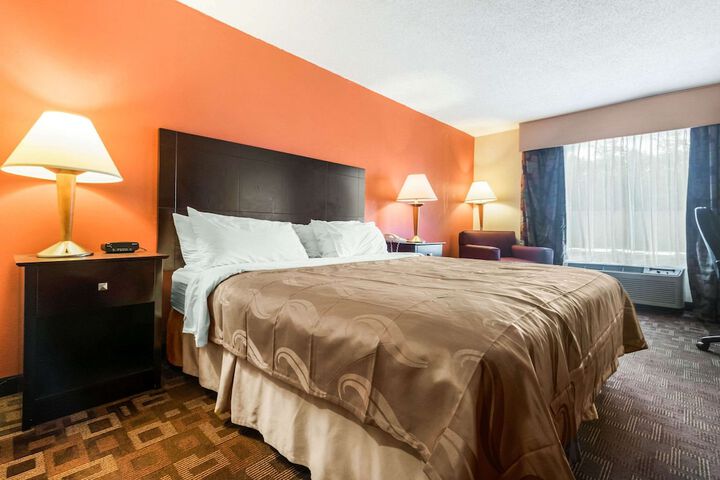 Quality Inn & Suites Lawrenceburg