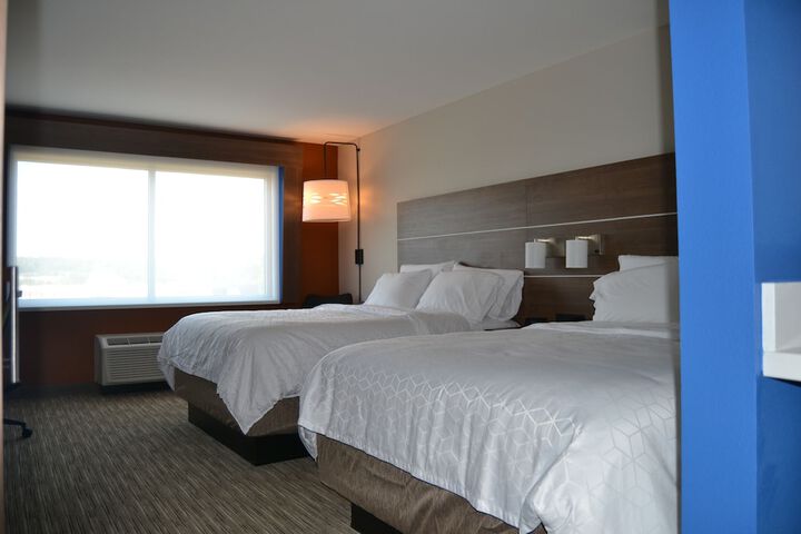 Room 10 of 42