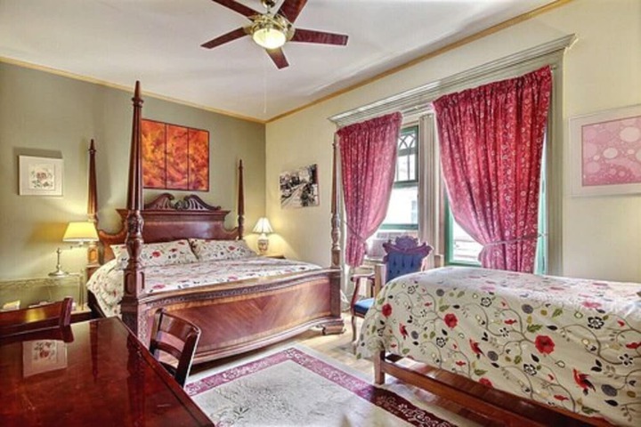 Room 34 of 49