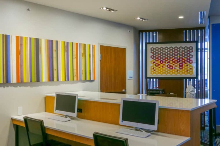 Holiday Inn Express & Suites Detroit North - Roseville by IHG
