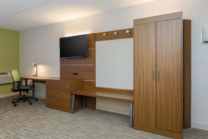 Room 27 of 50