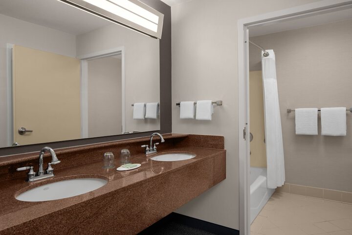 Room 8 of 37