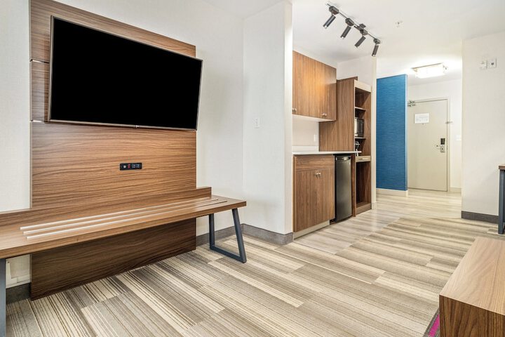 Room 89 of 348