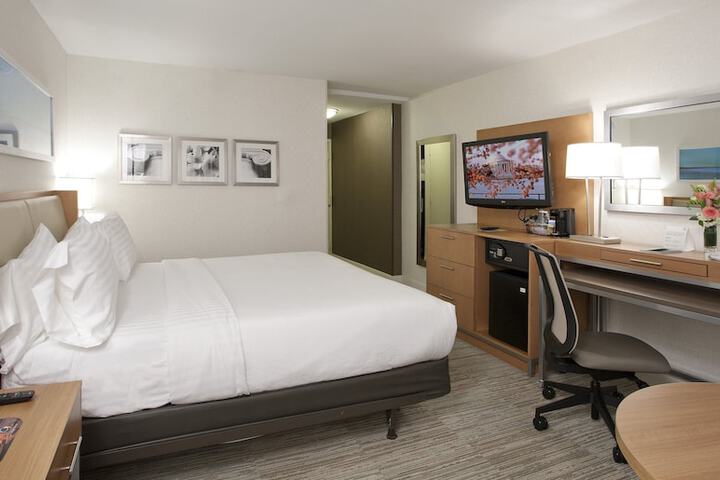Room 53 of 85