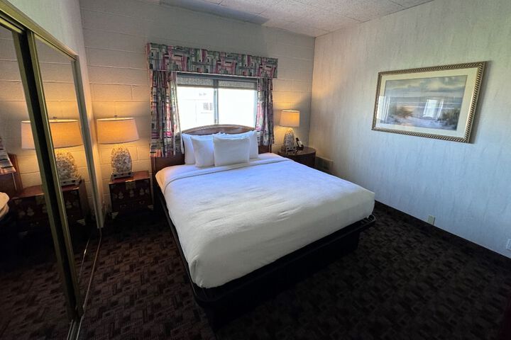 Promenade Inn & Suites Oceanfront