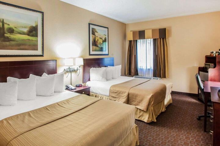Quality Inn & Suites Peoria North