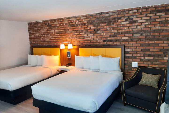 Penn Lodge Hotel & Suites