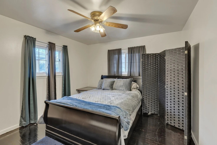 Cozy 3br Westland Retreat 3 Bedroom Home by RedAwning