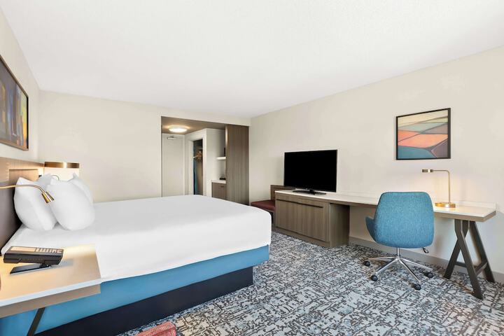 Room 14 of 42