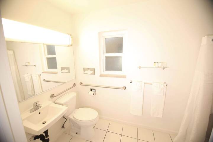 Room 25 of 26