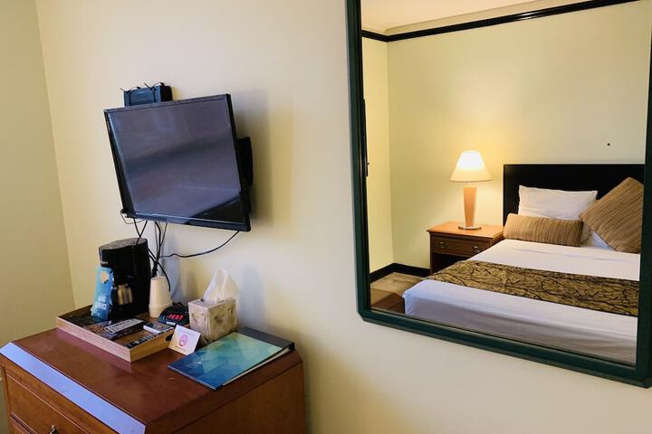 Room 12 of 25