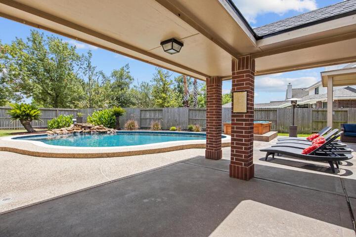 Upscale 4BR Cypress Home w Pool Hot Tub, Theater, Sleeps 20