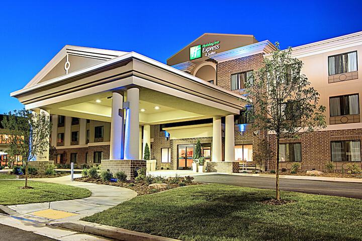 Holiday Inn Express Hotel and Suites West Valley by IHG
