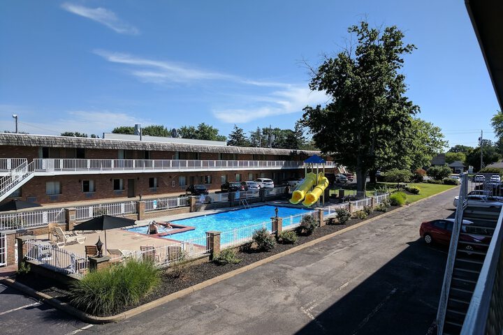 South Shore Inn