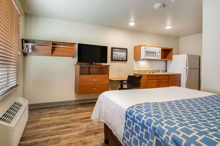 Room 32 of 37