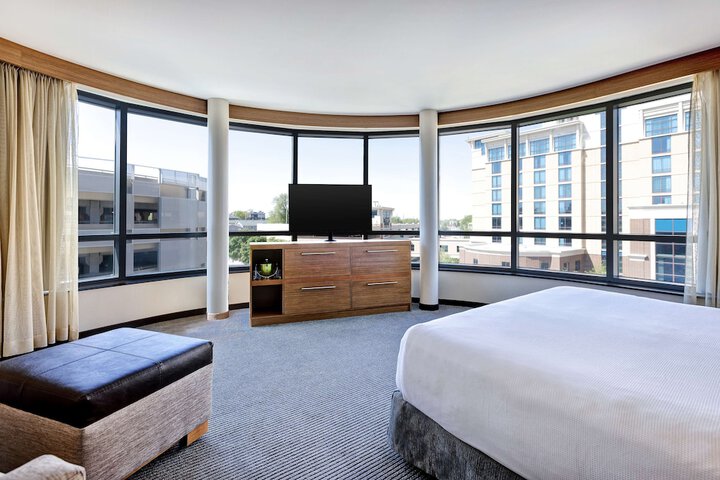 Room 30 of 84