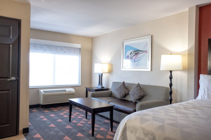 Room 33 of 89