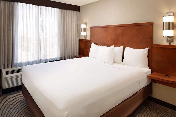 Hyatt Place Ontario / Rancho Cucamonga