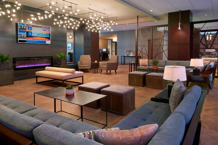 Lounge 59 of 68