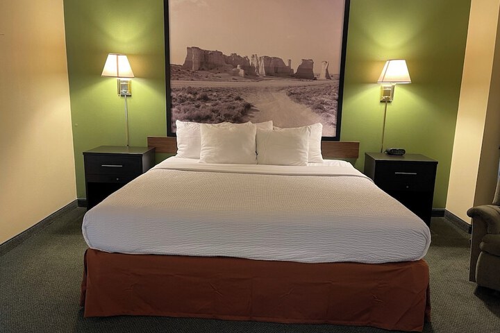 Super 8 by Wyndham Colby